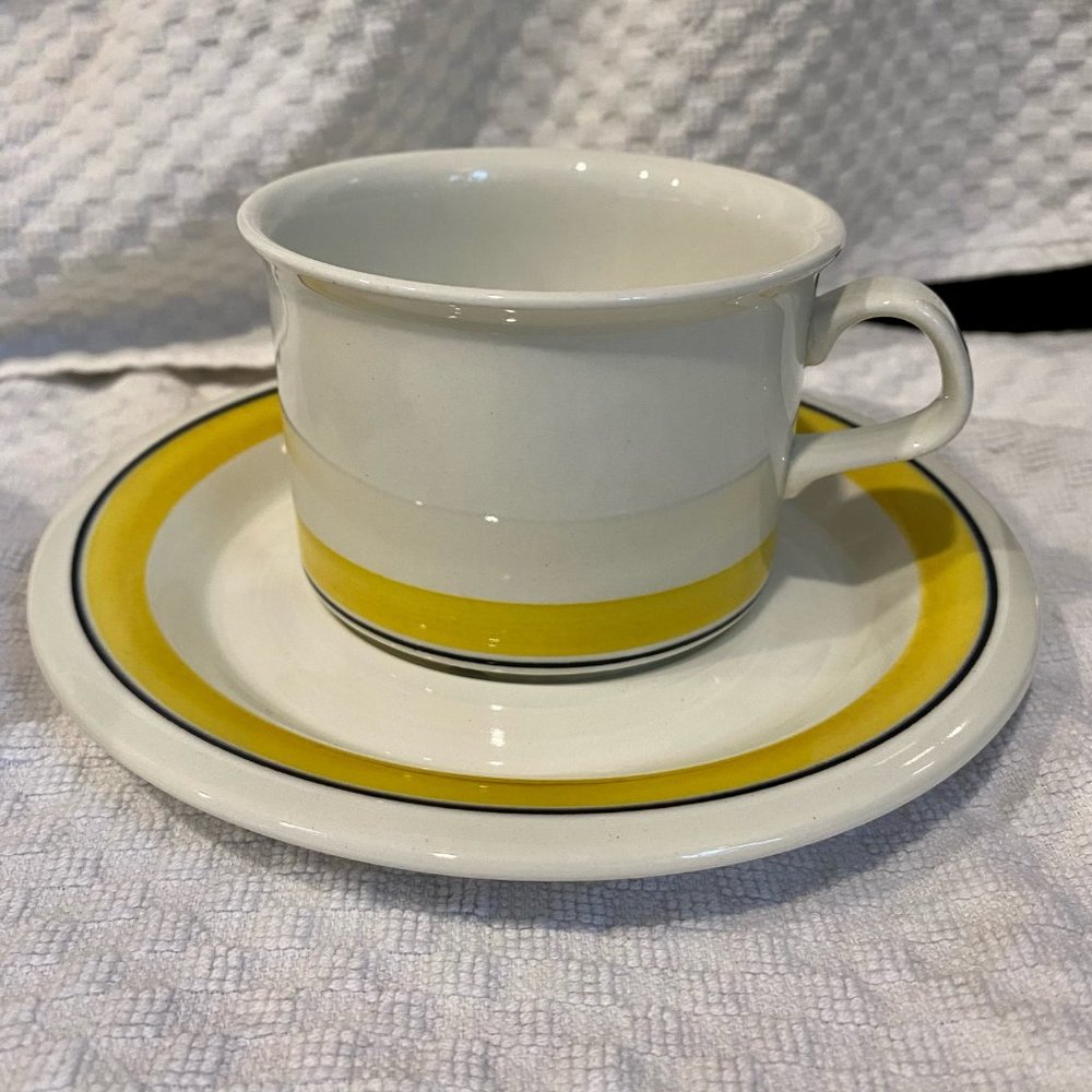 Arabia of Finalnd Faenza Yellow Stripe, teacups